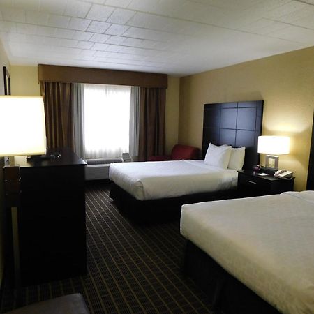 Quality Inn & Suites Morgantown - University Area Exterior foto