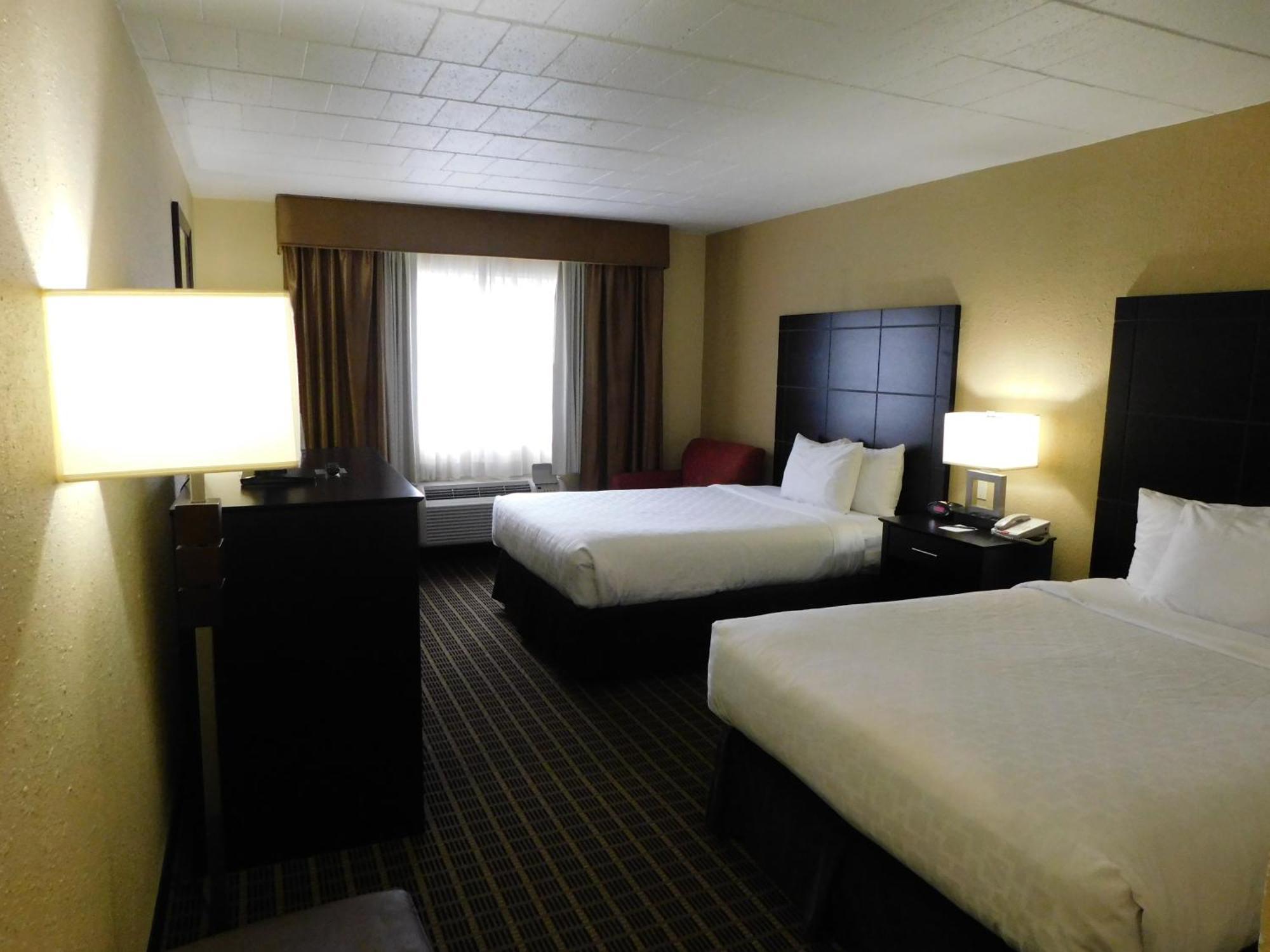 Quality Inn & Suites Morgantown - University Area Exterior foto