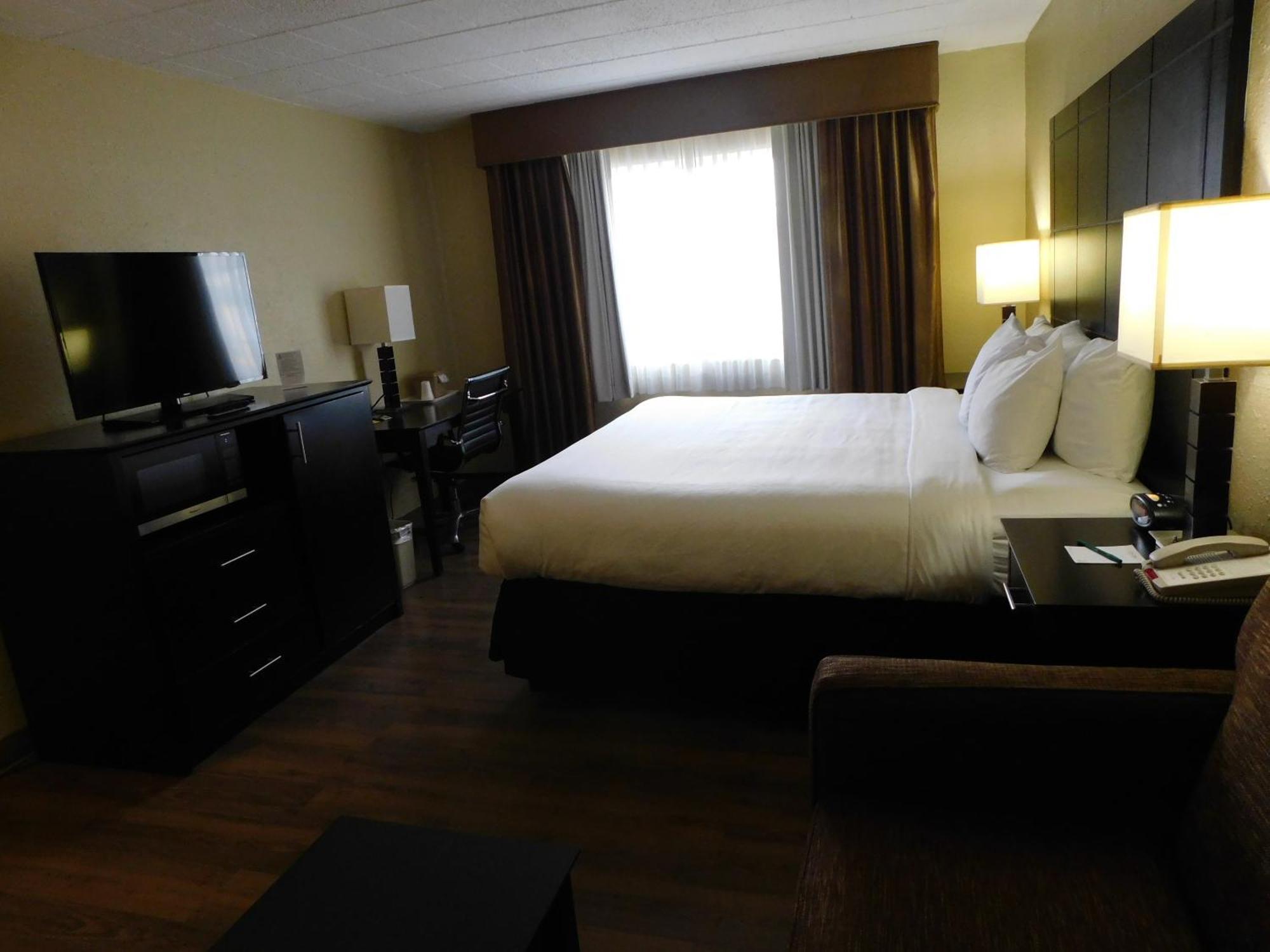 Quality Inn & Suites Morgantown - University Area Exterior foto